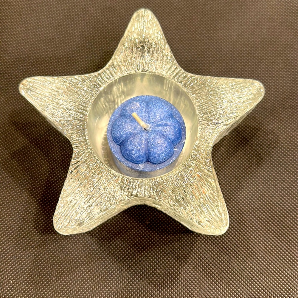 NIB💙STAR SHAPED VOTIVE CANDLEHOLDER WITH BLUEBERRY SCENTED VOTIVE CANDLE